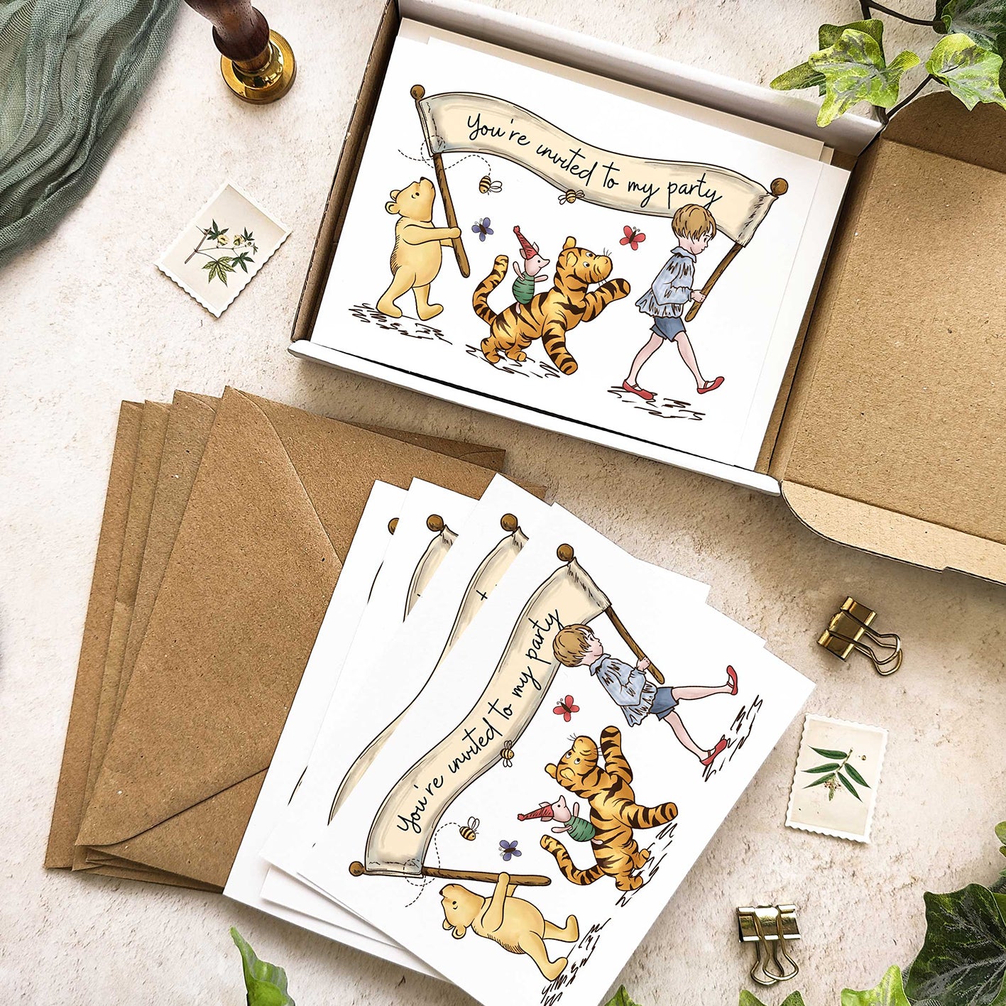 10 x Winnie the Pooh Banner Ready To Write Birthday Party Invitations and Envelopes