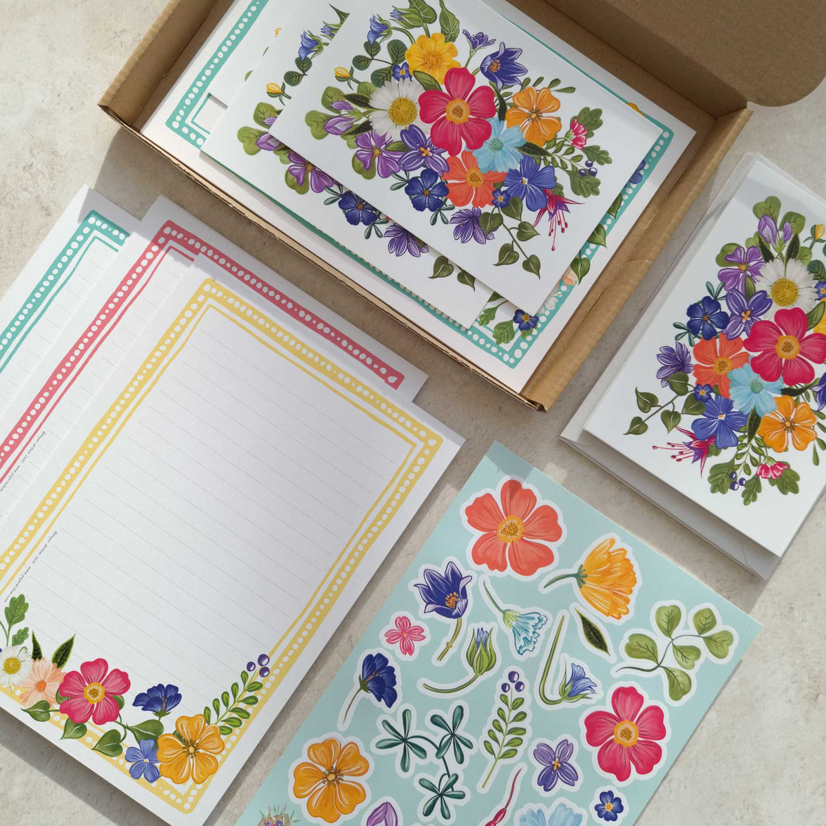 Deluxe Colourful Flowers Letter Writing Set