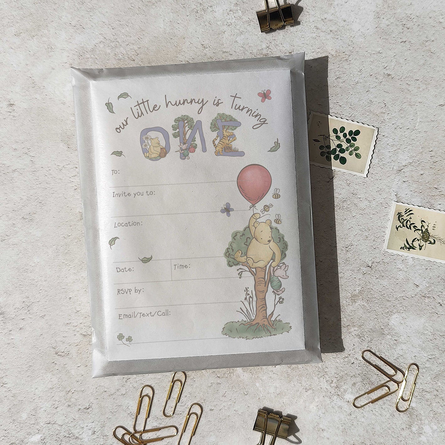 10 x Winnie the Pooh Ready To Write Birthday Party Invitations and Envelopes
