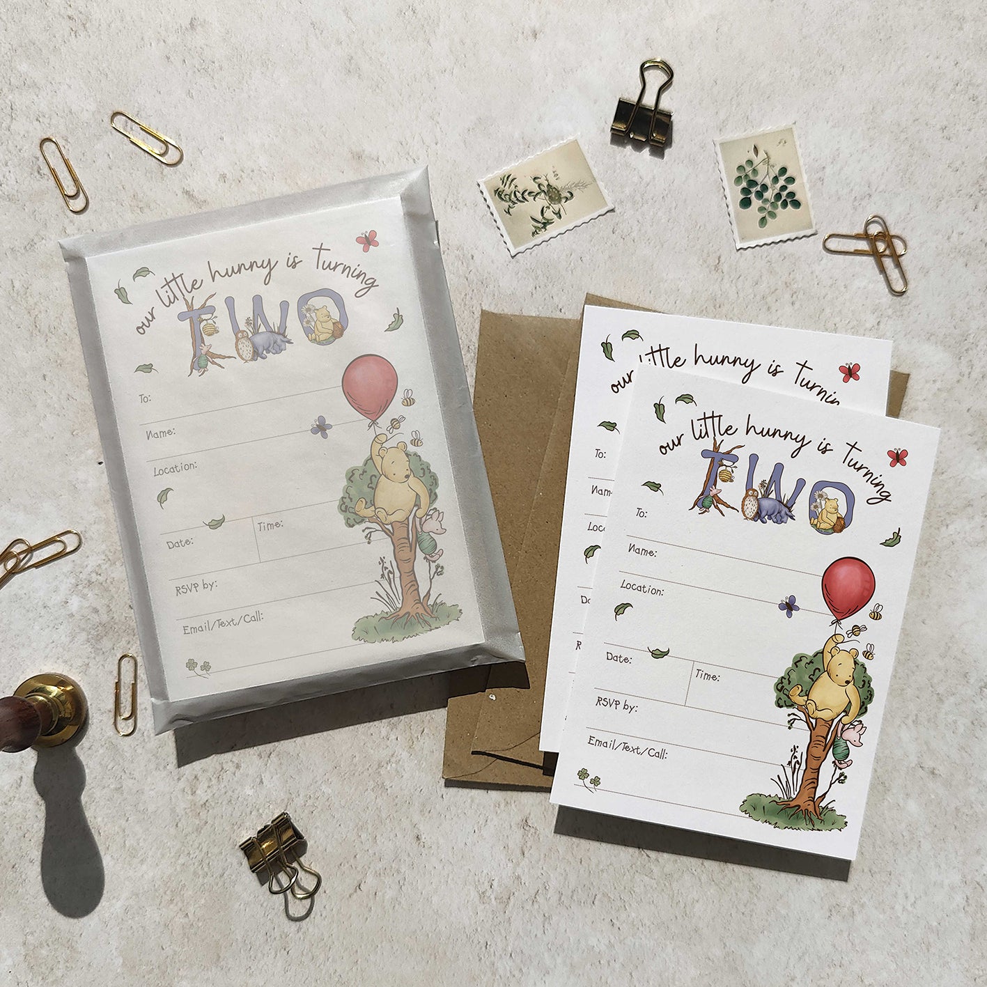 10 x Winnie the Pooh Ready To Write Birthday Party Invitations and Envelopes