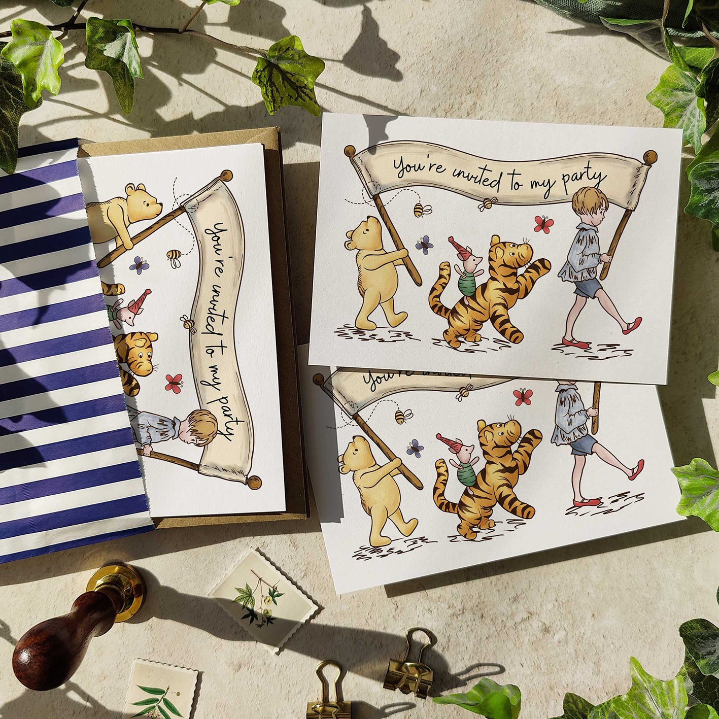 10 x Winnie the Pooh Banner Ready To Write Birthday Party Invitations and Envelopes