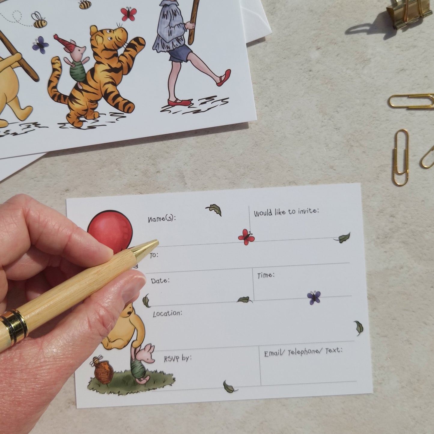 10 x Winnie Banner Ready To Write Birthday Party Invitations and Envelopes