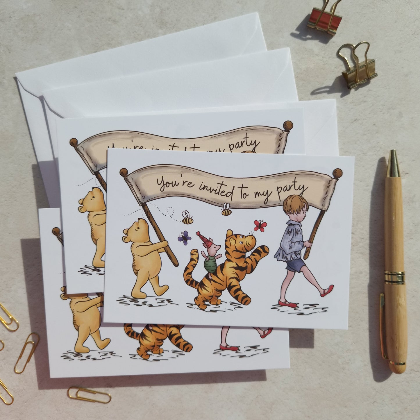 10 x Winnie Banner Ready To Write Birthday Party Invitations and Envelopes